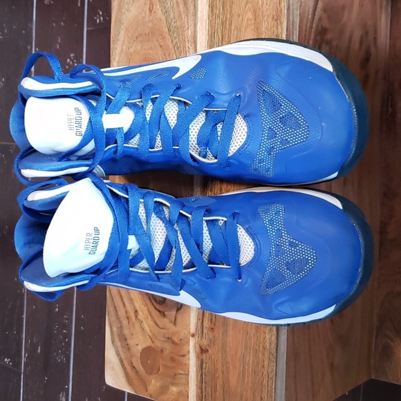 Nike Shoes Nike Hyper Guard Up Youth Size 7 Preowned Euc Poshmark